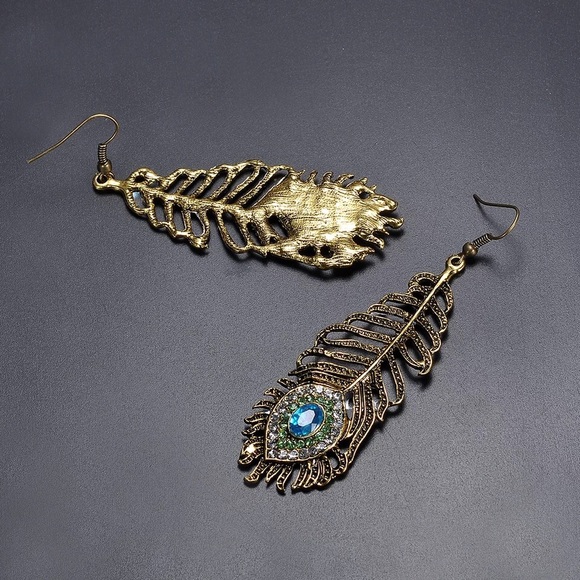 Rhinestone Peacock Eye Feather Boho Gold Earrings - Picture 10 of 11